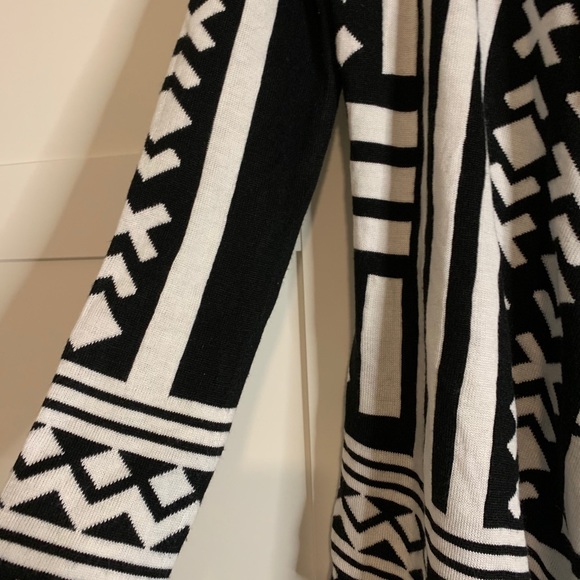 Cardigan - Picture 2 of 5